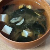 にんにくと豆腐わかめのお味噌汁